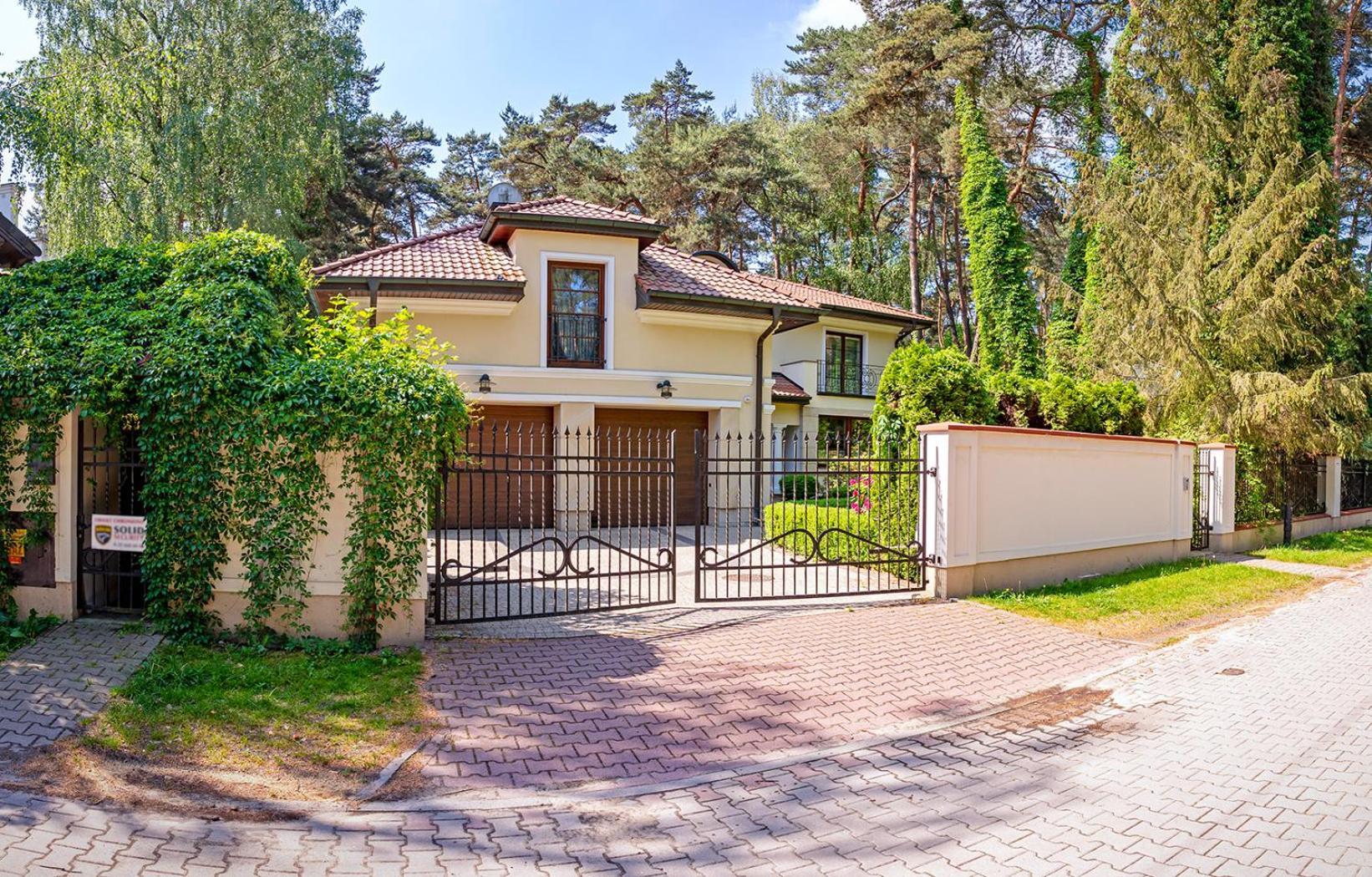 Luxury Villa Indoor Pool Warsaw Magdalenka Exterior photo